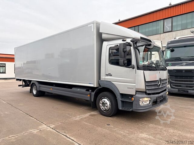 Samochód ciężarowy typu furgon MERCEDES-BENZ ATEGO 1224 / 8,60M KOFFER / LBW / KAMERA