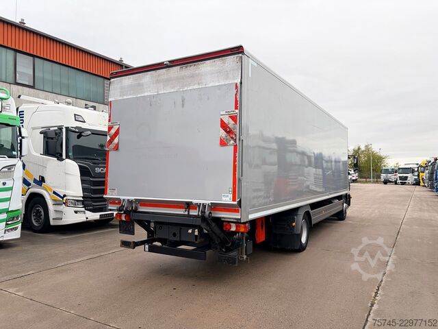 Samochód ciężarowy typu furgon MERCEDES-BENZ ATEGO 1224 / 8,60M KOFFER / LBW / KAMERA