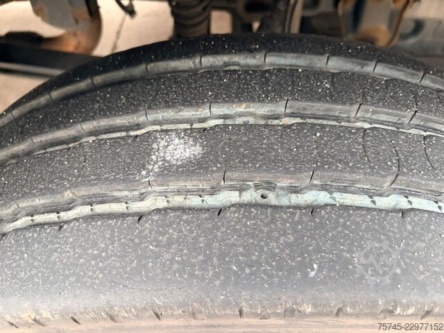 Samochód ciężarowy typu furgon MERCEDES-BENZ ATEGO 1224 / 8,60M KOFFER / LBW / KAMERA