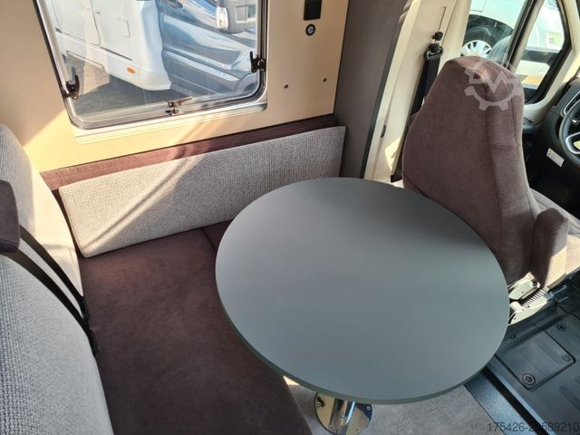 Ημιενσωματωμένο αυτοκινούμενο τροχόσπιτο LAIKA Kosmo L 409 Markise,Solar, LI Batterie