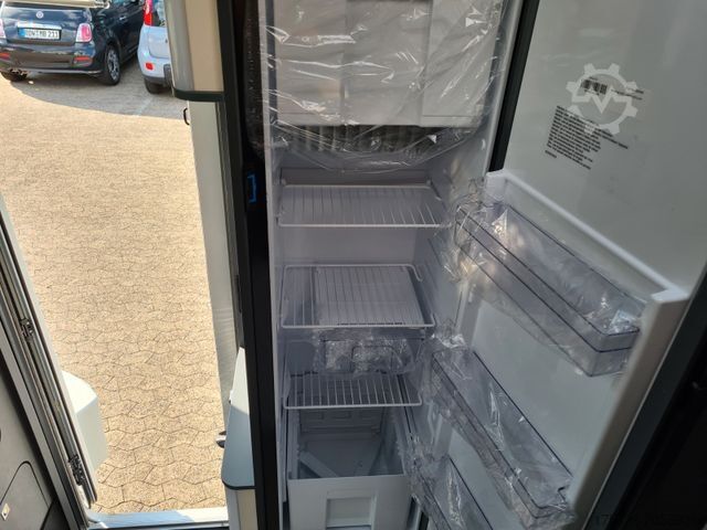 Ημιενσωματωμένο αυτοκινούμενο τροχόσπιτο LAIKA Kosmo L 409 Markise,Solar, LI Batterie