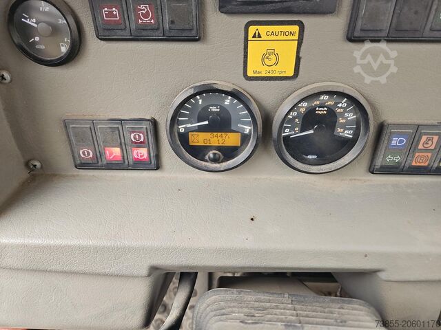 Belden kırmalı damperli kamyon Moxy MT 41