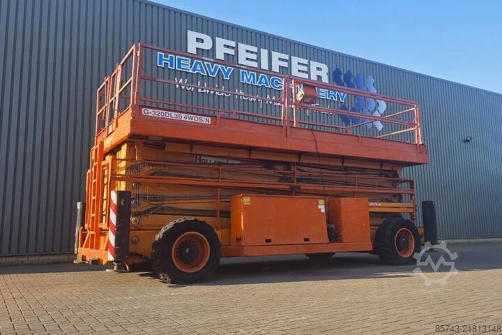 Scissor lift Holland Lift Megastar G320DL30-4WDS/N Diesel, 4x4x4 Drive, 34m