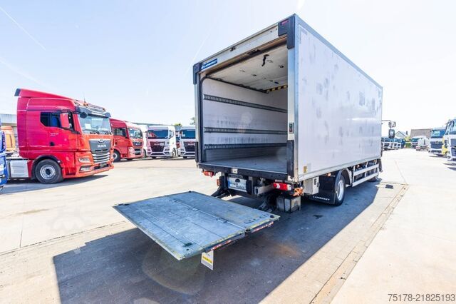 Kyld/fryst transport RENAULT D10 210 DXI // FRIGO CARRIER SUPRA 750+HAYON