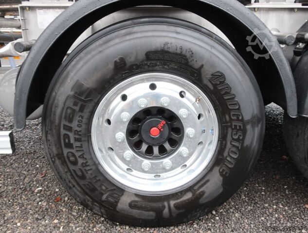 Ημιρυμουλκούμενο βυτιοφόρο Magyar 3 Kammer Lebensmitteltank Heizung Drucktank 32 m³