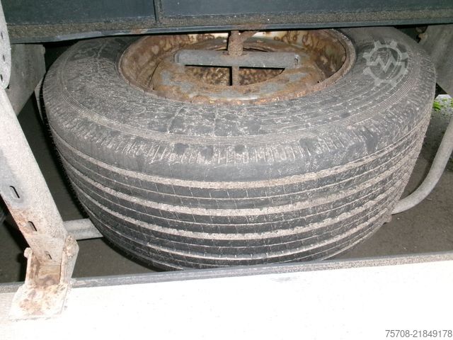 Nápojový přívěs  Tandem Schiebeplane*7,3 m*18 Pal.*2 to LBW*Alus