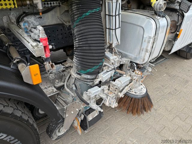 Veegmachine MERCEDES-BENZ 1836 Kehrmaschine Nothhelfer Kobit K8