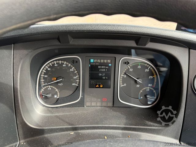 Silniční zametač MERCEDES-BENZ ATEGO 1323 Kehrmaschine Bucher Cityfant 6000
