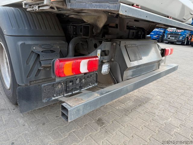 Silniční zametač MERCEDES-BENZ ATEGO 1323 Kehrmaschine Bucher Cityfant 6000