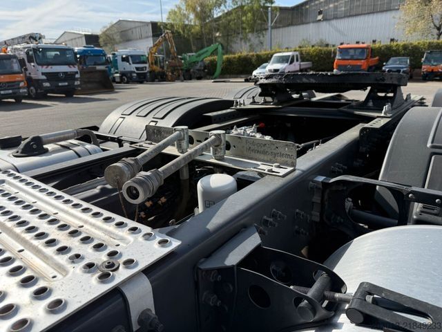 Standardowy ciągnik siodłowy VOLVO FH750 6x4 Euro6 LL SZM Kipphydraulik