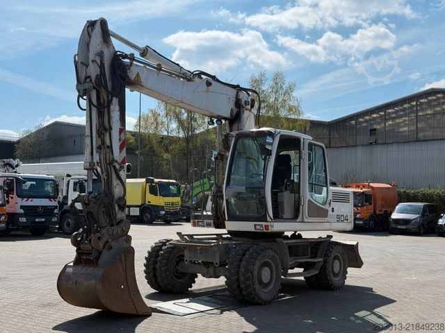 Gumikerekes kotrógép LIEBHERR A 904 C Litronic Mobilbagger *14.296h