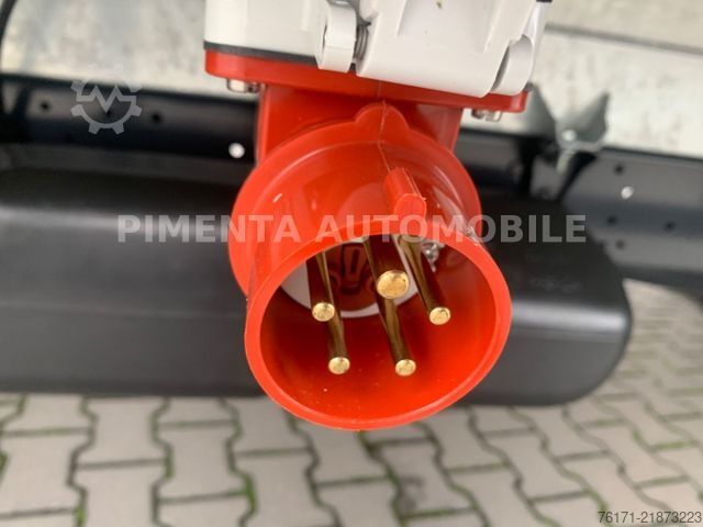 Chladírenská dodávka IVECO Daily 70C18HA8P TK KOFFER AUT LUFT THERM LED RFK