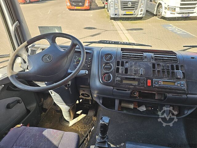 Gesloten bak MERCEDES-BENZ ATEGO 818