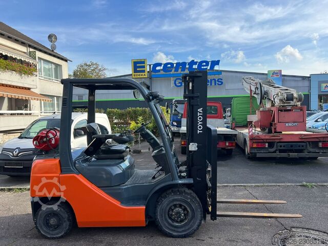 Voorlader vorkheftruck TOYOTA Tonero 02-8FGF25*2,5T*Zinkverstell*3 Meter*2019*