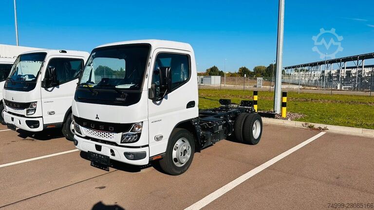 Van şasisi FUSO Canter 4S15e Fahrgestell