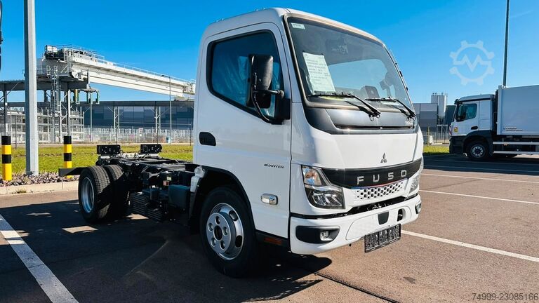 Van şasisi FUSO Canter 4S15e Fahrgestell