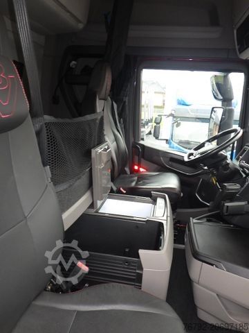Standard tractor unit SCANIA R 660 B Highline/Ret./Hydr./ALCOA/Leder/Vollluft