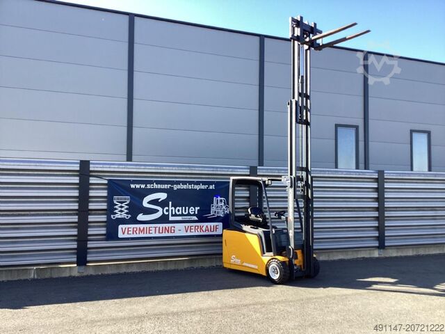 Carrello elevatore elettrico a 3 ruote Jungheinrich EFG 220