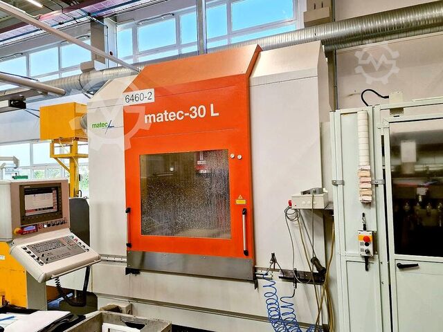 Centro di lavoro verticale / Magazzino utensili a 80 posizioni Matec 30 L