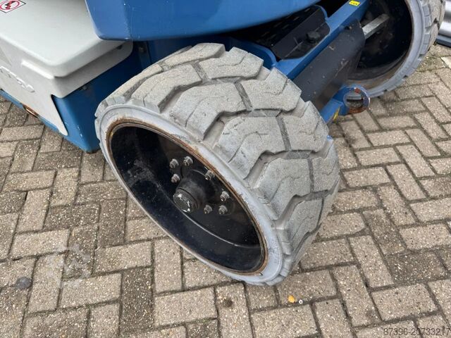 Leddelt teleskopisk arbejdsplatform Niftylift HR17NE Hoogwerker Knikarmhoogwerker