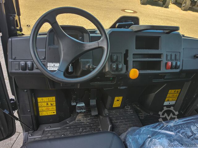 Tugger John Deere Gator XUV875M