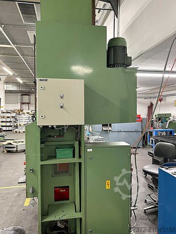 En-søjlet hydraulisk presse Hans Schoen UTE-B