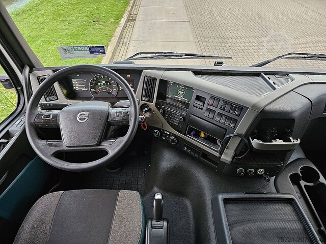 Suitcase VOLVO FM 420 D13K 6X2 GETRÄNKE