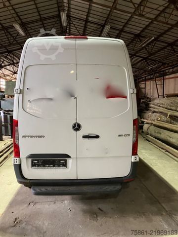 Yüksek tavanlı panelvan MERCEDES-BENZ 311