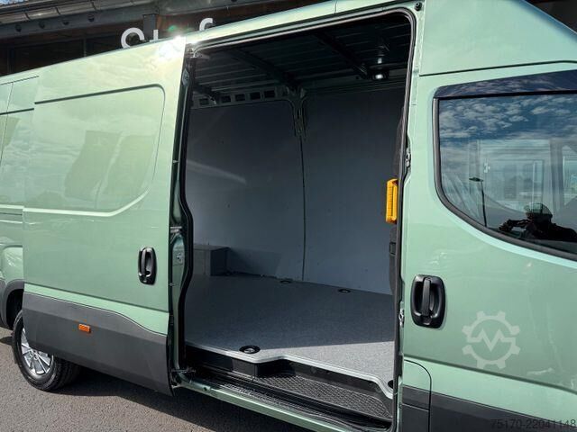 Karavan sa visokim krovom Iveco Daily 35S18 HA8 3.0L *R4.100mm*Automatik*AHK*LED