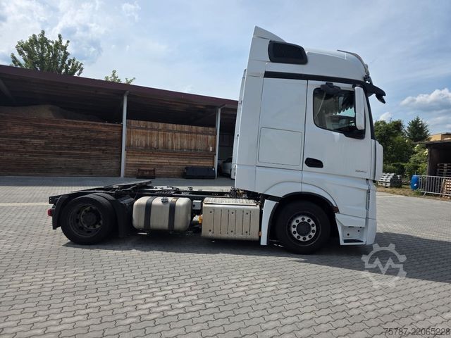 Ciągnik siodłowy typu volume MERCEDES-BENZ 1845 Lowliner, Retarder, 2 Tanks, Hubsattelkuppl