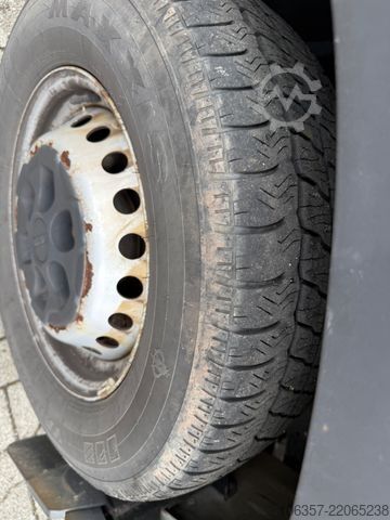 Komercijalno vozilo sa visokim krovom IVECO Daily 35S18 A8 L3H2 Hi Matic LED+Klima+Navi+AHK