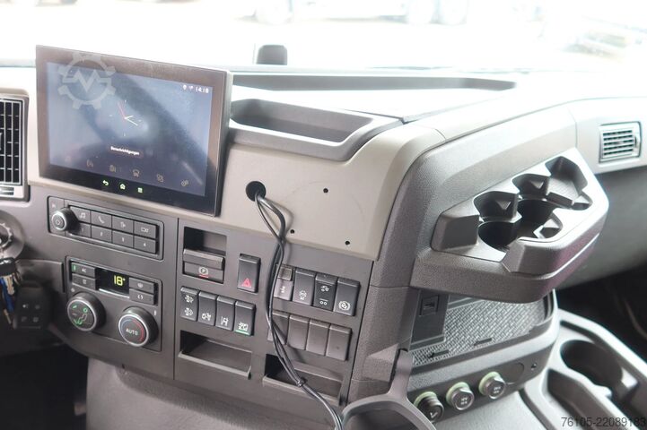 Koffer Volvo FM 380 6x2 Geisoleerde bakwagen +Klep 2.000 kg ...