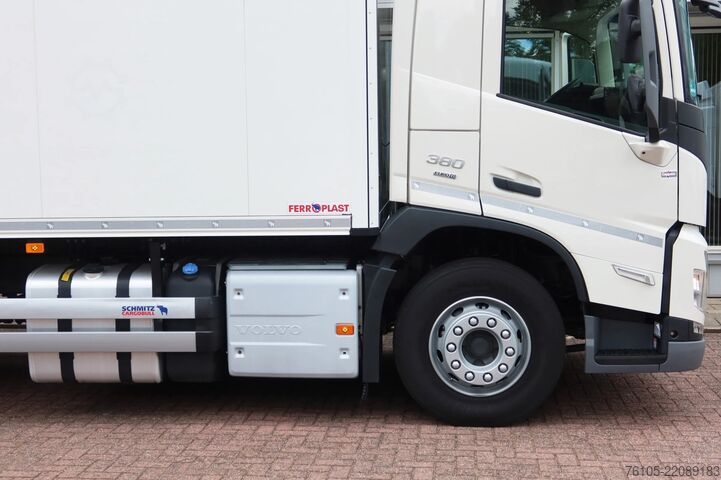 Koffer Volvo FM 380 6x2 Geisoleerde bakwagen +Klep 2.000 kg ...