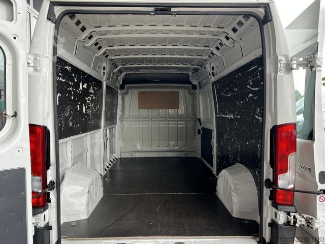 Dubă cu acoperiș înalt PEUGEOT Boxer L3H2 Pro BlueHDi Navi Kamera 3-Sitzer