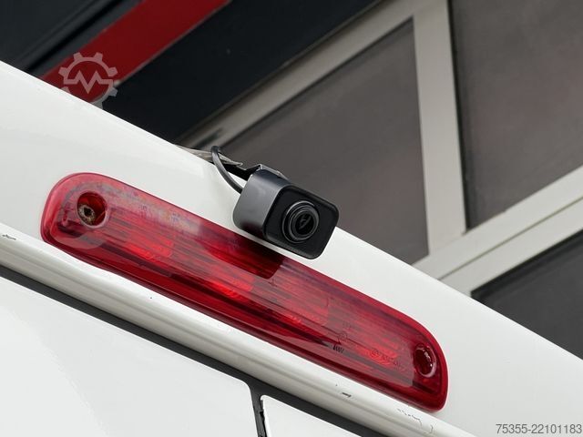 Dubă cu acoperiș înalt PEUGEOT Boxer L3H2 Pro BlueHDi Navi Kamera 3-Sitzer