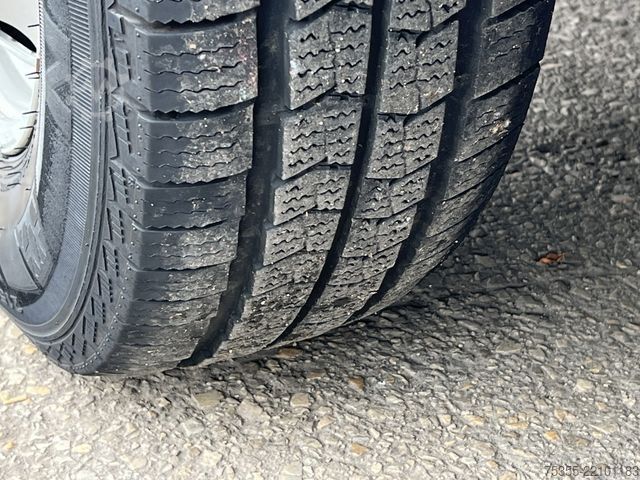 Dubă cu acoperiș înalt PEUGEOT Boxer L3H2 Pro BlueHDi Navi Kamera 3-Sitzer