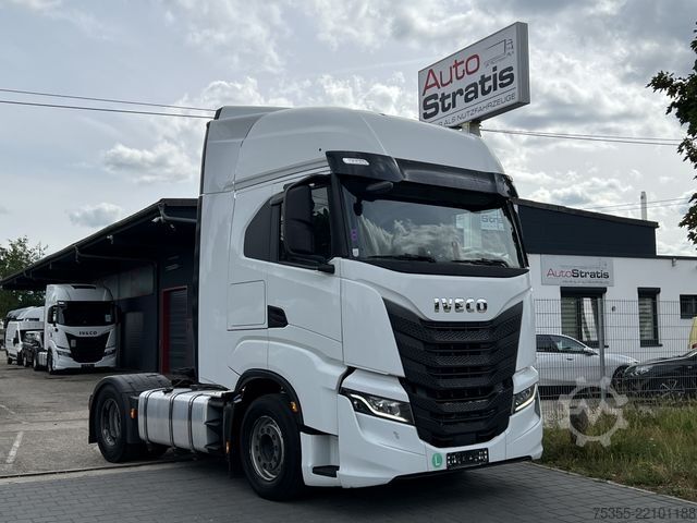 Tractor estándar IVECO S-WAY AS440S46 Intarder ACC-Tempomat LED