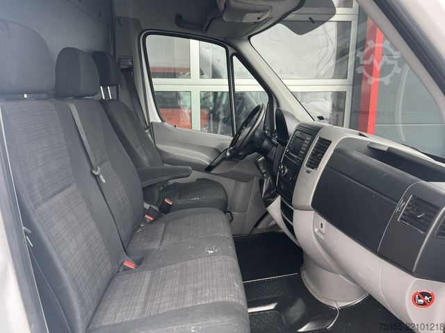 Furgoneta de caja alta MERCEDES-BENZ Sprinter 314 CDI Klima Navi AHK 3-Sitze Euro6