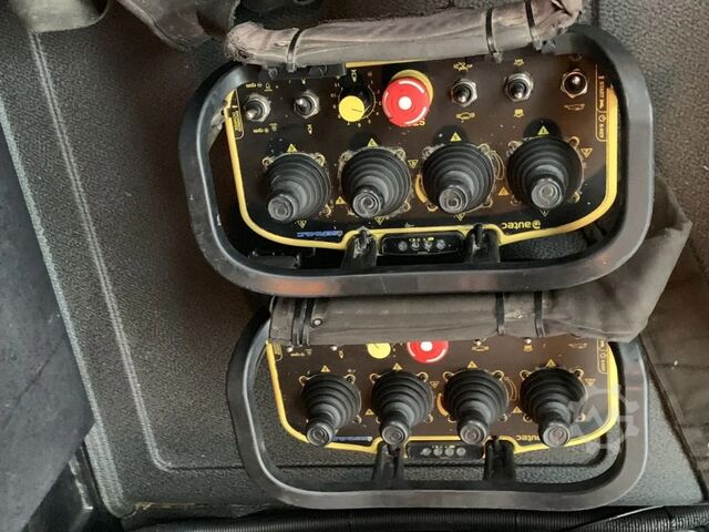 Betonpomp Mercedes-Benz Actros 5041 10X4 + SERMAC 6 RZ 56 METER CONCRET...