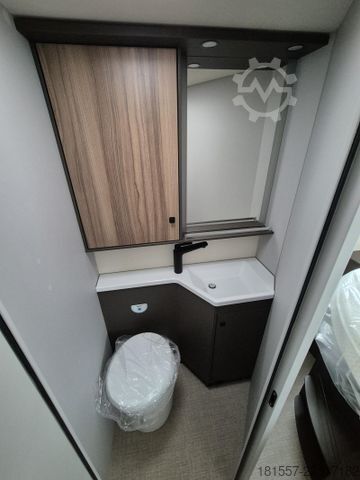 Autorulotă semi-integrată BÜRSTNER B66 TD IT 732  Hubbett / Automatik / 3,65t