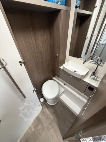 Autorulotă integrată CARADO pro+ I 447 Klima, Automatik, Markise, SAT/TV