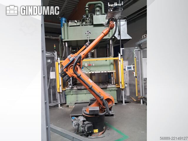 KUKA KR 30L16-2 mit KRC 4 KUKA KR 30L16-2 mit KRC 4