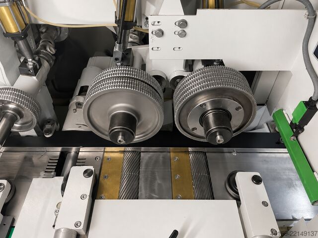 Moulder WEINIG HYDROMAT  (9 spindle)