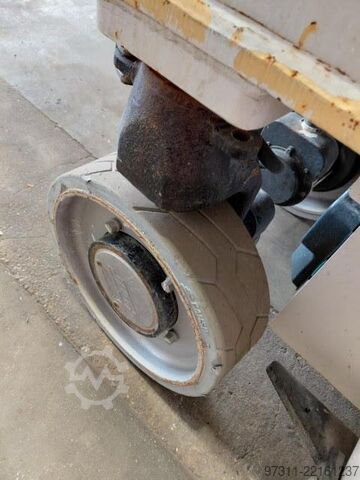 Elevador de tesoura JLG 2630ES