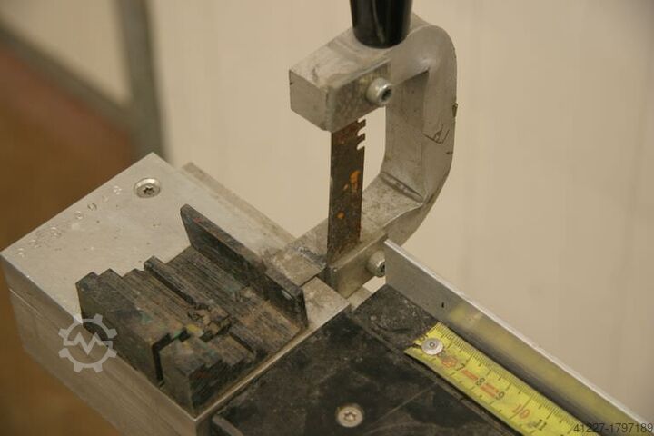 Řezačka těsnění okenní konstrukce unbekannt Schneidemaschine