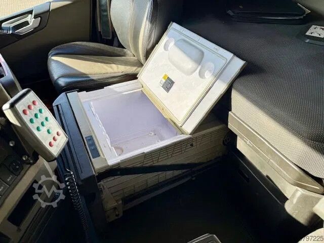 Holztransporter Volvo FH 540 Holz Kran Palfinger S270L83/Komplettzug