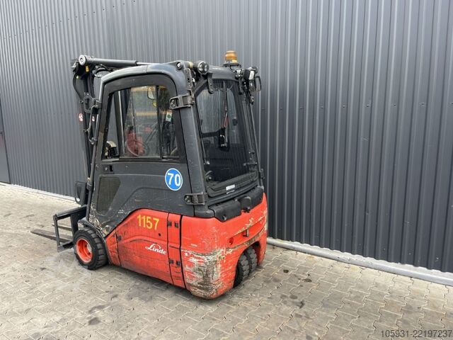 Elektrikli 3 tekerlekli forklift Linde E18-01