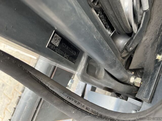Elektrikli 3 tekerlekli forklift Linde E18-01