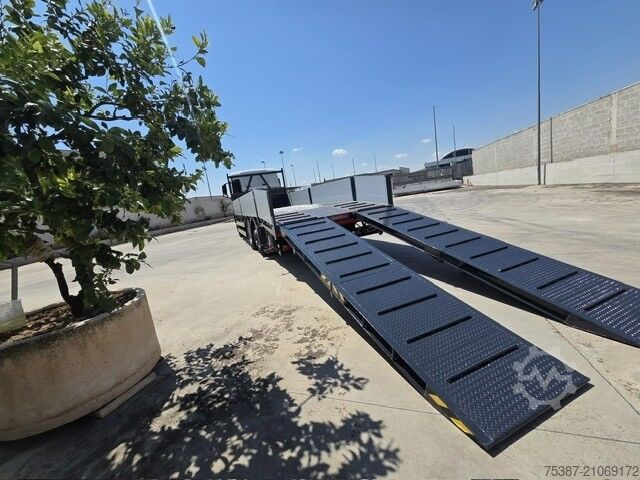 Camion cu platformă pentru transport utilaje MAN TGS 26.360