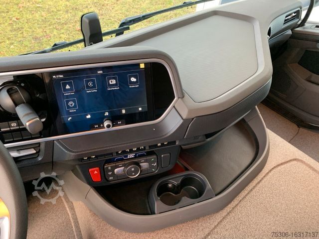 LKW mit Getränkeaufbau DAF XD 450 FAN Swing-Board-Aufbau